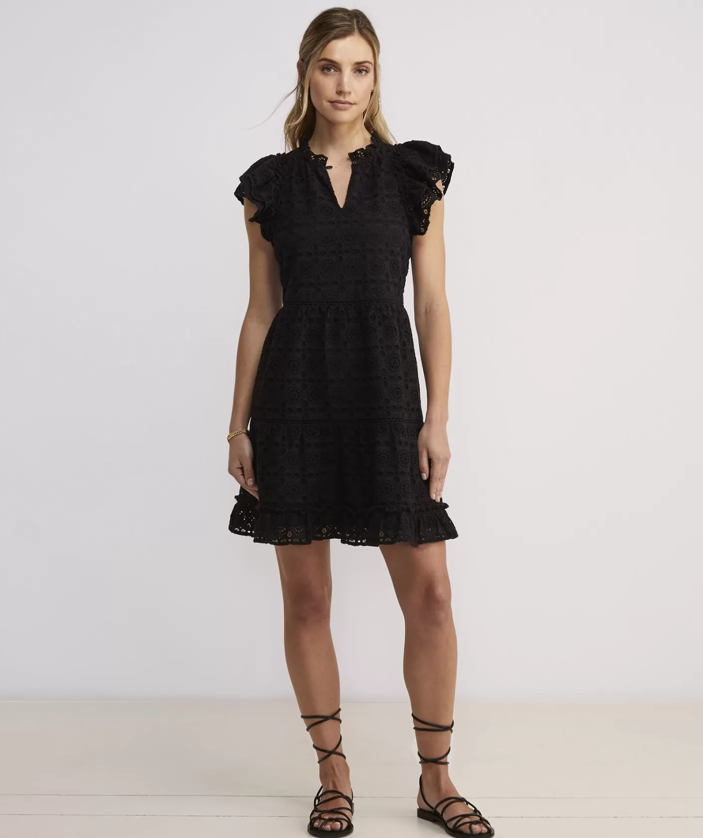 Vineyard Vines Eyelet Tiered Ruffle Dress< Dresses & Skirts